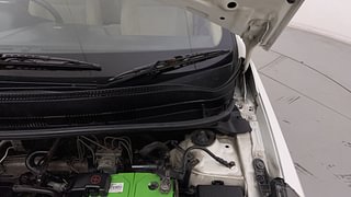 Used 2016 Hyundai Fluidic Verna 4S [2015-2018] 1.6 VTVT SX Petrol Manual engine ENGINE LEFT SIDE HINGE & APRON VIEW