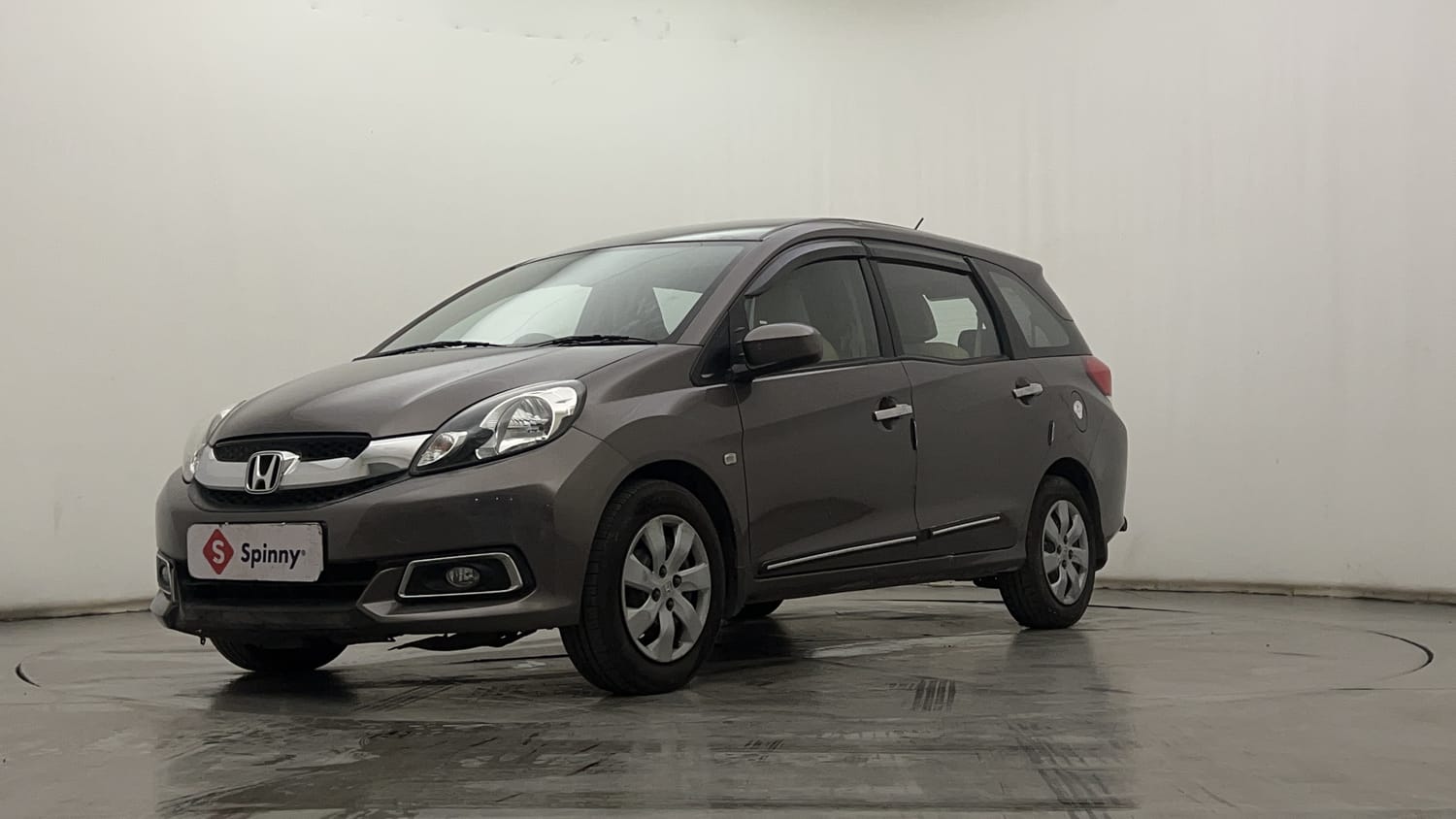 LEFT FRONT CORNER VIEW