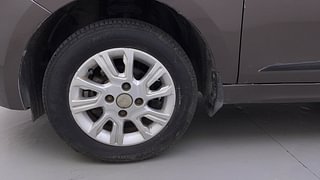 Used 2018 Tata Tiago [2016-2020] Revotron XZ Petrol Manual tyres LEFT FRONT TYRE RIM VIEW
