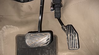 Used 2020 Maruti Suzuki New Ertiga VXi AT Petrol Automatic interior PEDALS VIEW