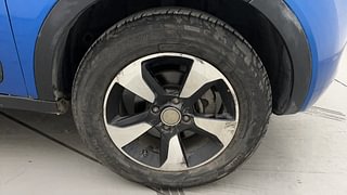 Used 2019 Tata Nexon [2017-2020] XZA Plus Dual Tone Roof AMT Petrol Petrol Automatic tyres RIGHT FRONT TYRE RIM VIEW