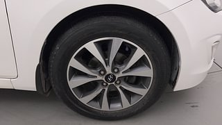 Used 2016 Hyundai Fluidic Verna 4S [2015-2018] 1.6 VTVT SX Petrol Manual tyres RIGHT FRONT TYRE RIM VIEW