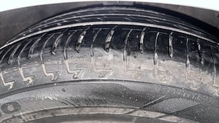 Used 2016 Hyundai Fluidic Verna 4S [2015-2018] 1.6 VTVT SX Petrol Manual tyres RIGHT FRONT TYRE TREAD VIEW