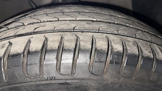 Used 2021 Hyundai Grand i10 Nios Sportz 1.2 Kappa VTVT CNG Petrol+cng Manual tyres RIGHT FRONT TYRE TREAD VIEW