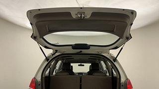 Used 2016 Toyota Innova [2013-2016] 2.5 G 7 STR Diesel Manual interior DICKY DOOR OPEN VIEW