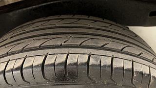 Used 2016 Toyota Innova [2013-2016] 2.5 G 7 STR Diesel Manual tyres LEFT REAR TYRE TREAD VIEW