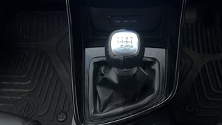 Used 2020 MG Motors Hector 2.0 Sharp Dual Tone Diesel Manual interior GEAR  KNOB VIEW