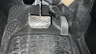 Used 2018 Maruti Suzuki Wagon R 1.0 VXI AMT Petrol Automatic interior PEDALS VIEW