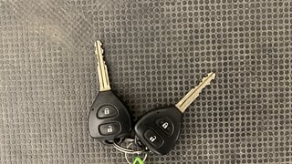 Used 2016 Toyota Innova [2013-2016] 2.5 G 7 STR Diesel Manual extra CAR KEY VIEW