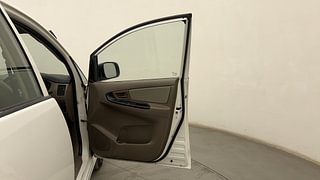 Used 2016 Toyota Innova [2013-2016] 2.5 G 7 STR Diesel Manual interior RIGHT FRONT DOOR OPEN VIEW