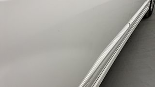 Used 2016 Toyota Innova [2013-2016] 2.5 G 7 STR Diesel Manual dents MINOR SCRATCH