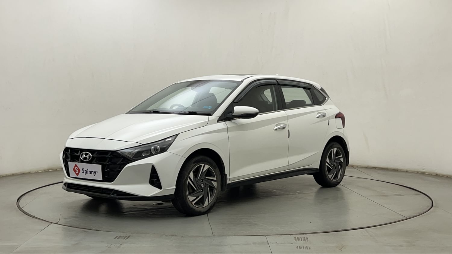 LEFT FRONT CORNER VIEW