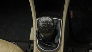 Used 2016 Hyundai Fluidic Verna 4S [2015-2018] 1.6 VTVT SX Petrol Manual interior GEAR  KNOB VIEW