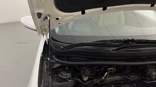 Used 2016 Hyundai Fluidic Verna 4S [2015-2018] 1.6 VTVT SX Petrol Manual engine ENGINE RIGHT SIDE HINGE & APRON VIEW
