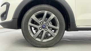 Used 2021 Ford Freestyle [2017-2021] Titanium 1.2 Petrol Manual tyres LEFT FRONT TYRE RIM VIEW