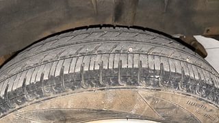 Used 2016 Renault Kwid [2017-2019] RXT 1.0 SCE Special Petrol Manual tyres LEFT REAR TYRE TREAD VIEW