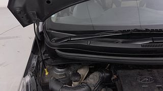 Used 2019 Hyundai Xcent [2017-2019] SX  Petrol+CNG (Outside Fitted) Petrol+cng Manual engine ENGINE RIGHT SIDE HINGE & APRON VIEW