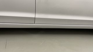 Used 2017 Hyundai Elantra [2016-2022] 2.0 SX(O) AT Petrol Automatic dents MINOR SCRATCH