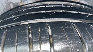 Used 2017 Hyundai Elantra [2016-2022] 2.0 SX(O) AT Petrol Automatic tyres RIGHT REAR TYRE TREAD VIEW