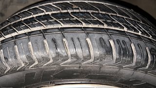 Used 2013 Maruti Suzuki Ertiga ZXi Petrol Manual tyres LEFT FRONT TYRE TREAD VIEW