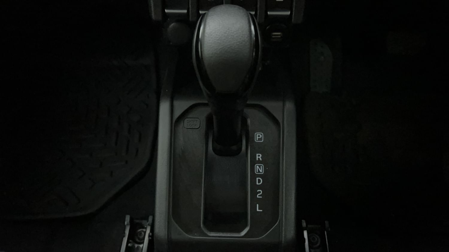 New Maruti Suzuki Jimny interior GEAR  KNOB VIEW