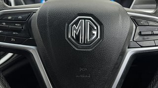 Used 2020 MG Motors Hector 1.5 Sharp DCT Petrol Automatic top_features Airbags