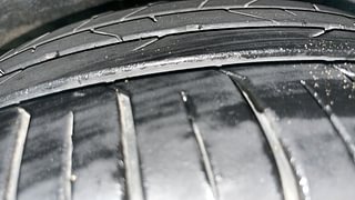 Used 2017 Hyundai Elantra [2016-2022] 2.0 SX(O) AT Petrol Automatic tyres RIGHT FRONT TYRE TREAD VIEW