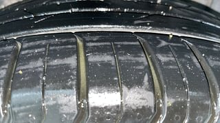 Used 2017 Hyundai Elantra [2016-2022] 2.0 SX(O) AT Petrol Automatic tyres LEFT REAR TYRE TREAD VIEW