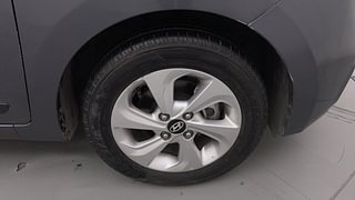 Used 2019 Hyundai Xcent [2017-2019] SX  Petrol+CNG (Outside Fitted) Petrol+cng Manual tyres RIGHT FRONT TYRE RIM VIEW