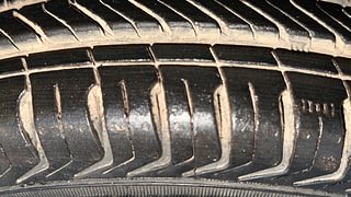 Used 2014 Maruti Suzuki Alto 800 Lxi Petrol Manual tyres RIGHT FRONT TYRE TREAD VIEW