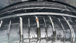 Used 2017 Hyundai Elantra [2016-2022] 2.0 SX(O) AT Petrol Automatic tyres LEFT FRONT TYRE TREAD VIEW