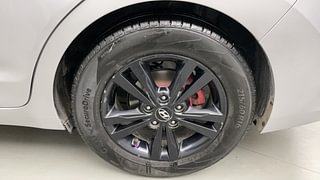 Used 2017 Hyundai Elantra [2016-2022] 2.0 SX(O) AT Petrol Automatic tyres LEFT REAR TYRE RIM VIEW