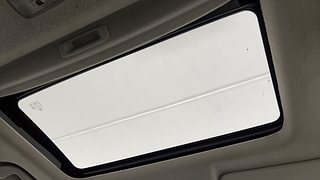 Used 2019 Honda WR-V VX MT Petrol Petrol Manual top_features Sunroof