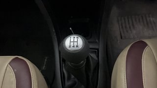 Used 2015 Maruti Suzuki Swift [2011-2017] ZDi Diesel Manual interior GEAR  KNOB VIEW