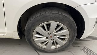 Used 2015 Maruti Suzuki Swift [2011-2017] ZDi Diesel Manual tyres RIGHT FRONT TYRE RIM VIEW