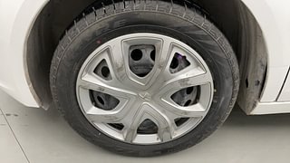 Used 2023 Tata Altroz XT 1.2 Petrol Manual tyres LEFT FRONT TYRE RIM VIEW