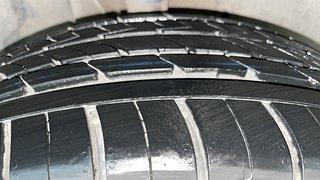 Used 2023 Tata Altroz XT 1.2 Petrol Manual tyres RIGHT FRONT TYRE TREAD VIEW