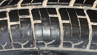 Used 2016 Renault Kwid RXT Petrol Manual tyres LEFT FRONT TYRE TREAD VIEW