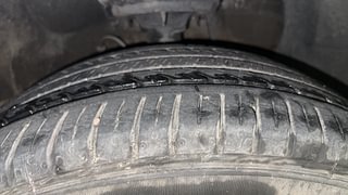 Used 2020 Hyundai Elite i20 Asta 1.2 (O) Petrol Manual tyres RIGHT FRONT TYRE TREAD VIEW