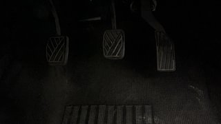 Used 2015 Maruti Suzuki Swift [2011-2017] ZDi Diesel Manual interior PEDALS VIEW