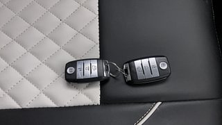 Used 2022 Kia Sonet HTX 1.0 DCT Petrol Automatic extra CAR KEY VIEW