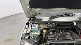 Used 2016 Renault Kwid RXT Petrol Manual engine ENGINE RIGHT SIDE HINGE & APRON VIEW