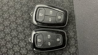 Used 2023 Tata Altroz XT 1.2 Petrol Manual extra CAR KEY VIEW