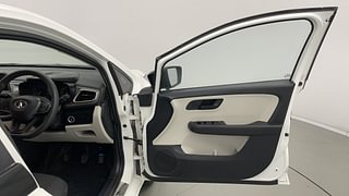 Used 2023 Tata Altroz XT 1.2 Petrol Manual interior RIGHT FRONT DOOR OPEN VIEW