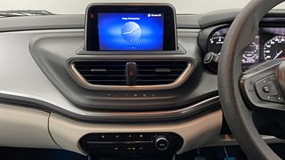 Used 2023 Tata Altroz XT 1.2 Petrol Manual interior MUSIC SYSTEM & AC CONTROL VIEW