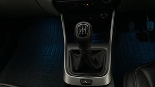 Used 2021 Tata Altroz XZ 1.5 Diesel Manual interior GEAR  KNOB VIEW