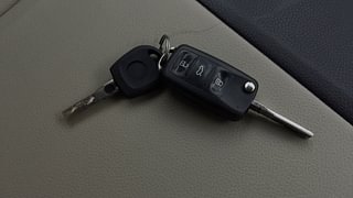 Used 2015 Volkswagen Polo Highline1.2L (P) Petrol Manual extra CAR KEY VIEW
