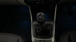 Used 2022 Tata Altroz XZ Plus 1.2 Petrol Manual interior GEAR  KNOB VIEW