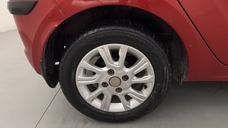 Used 2018 Tata Tiago [2016-2020] Revotron XZA AMT Petrol Automatic tyres RIGHT REAR TYRE RIM VIEW