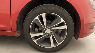 Used 2022 Tata Altroz XZ Plus 1.2 Petrol Manual tyres RIGHT FRONT TYRE RIM VIEW